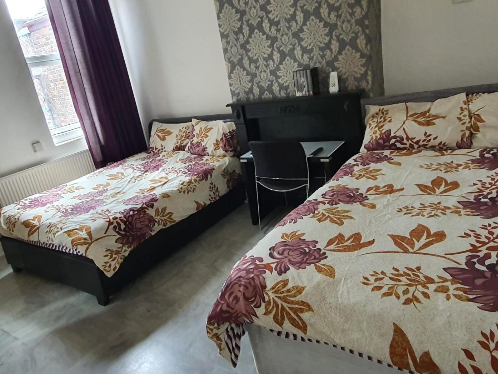 Monarch House Hotel Манчестър Екстериор снимка