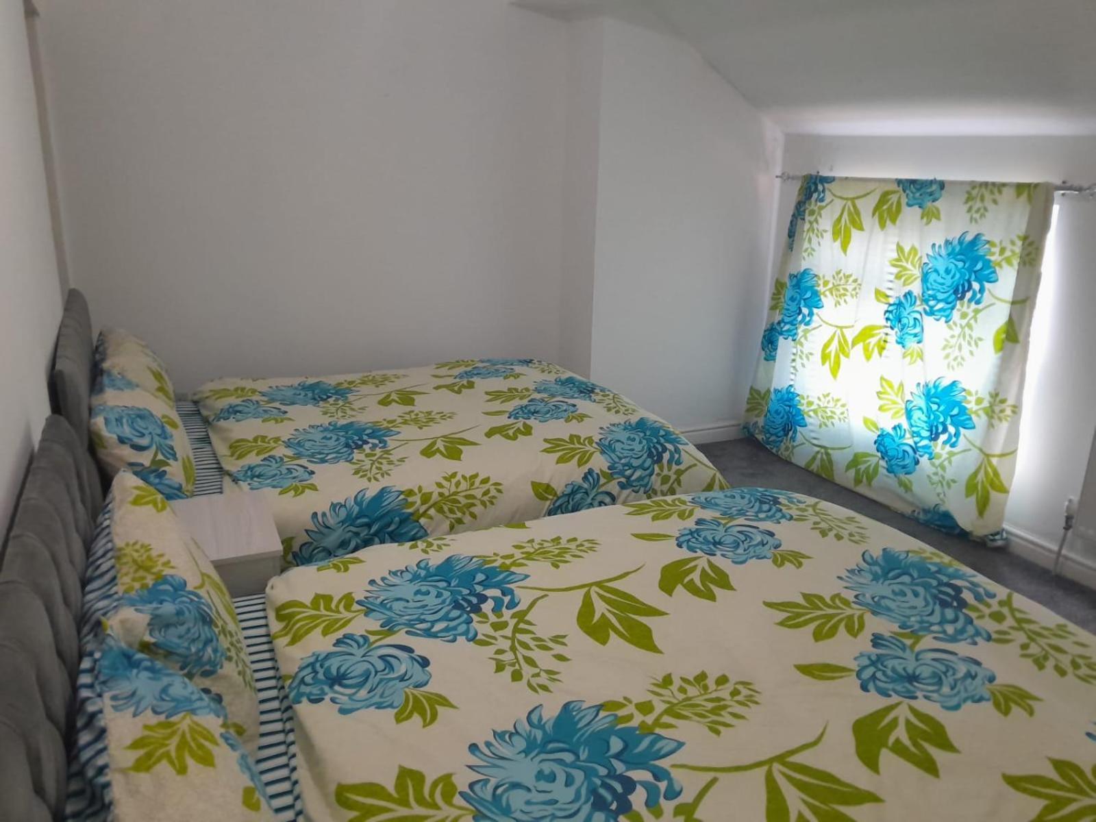 Monarch House Hotel Манчестър Екстериор снимка